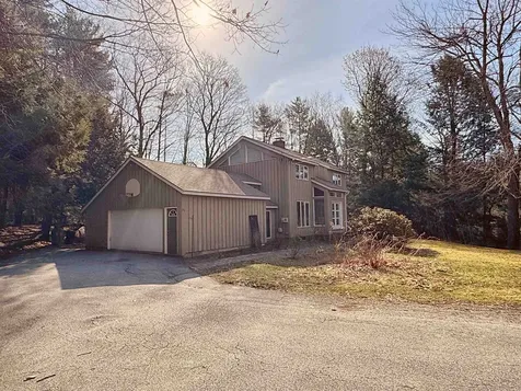 71 Ledgewood Road Claremont NH 03743