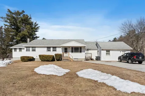 35 Bunker Hill Road Auburn NH 03032