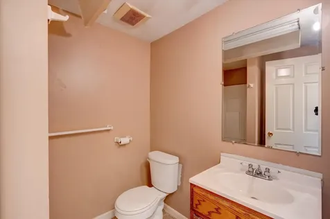 35 Bunker Hill Road Auburn NH 03032