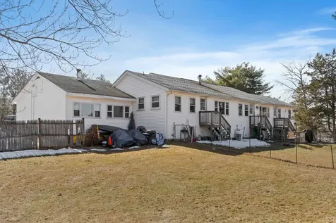 35 Bunker Hill Road Auburn NH 03032