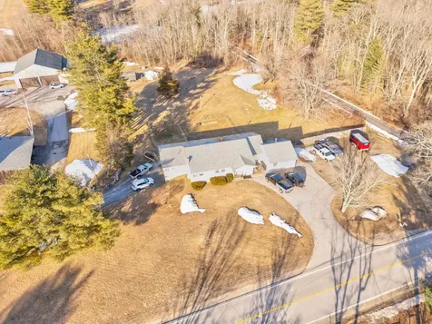 35 Bunker Hill Road Auburn NH 03032