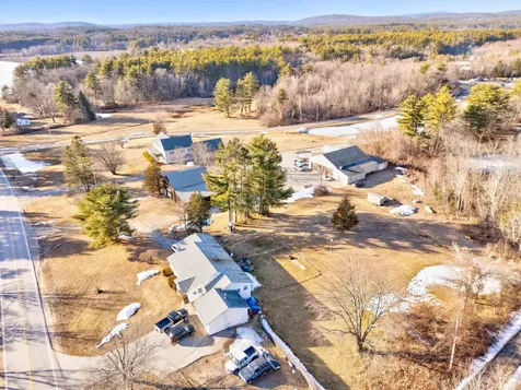 35 Bunker Hill Road Auburn NH 03032