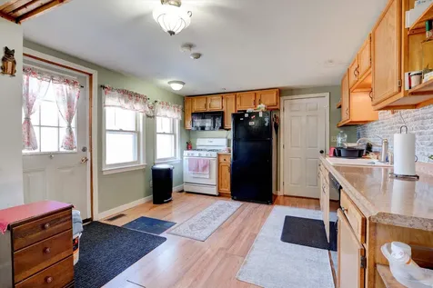 35 Bunker Hill Road Auburn NH 03032