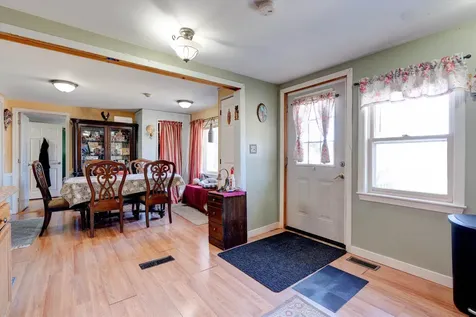 35 Bunker Hill Road Auburn NH 03032