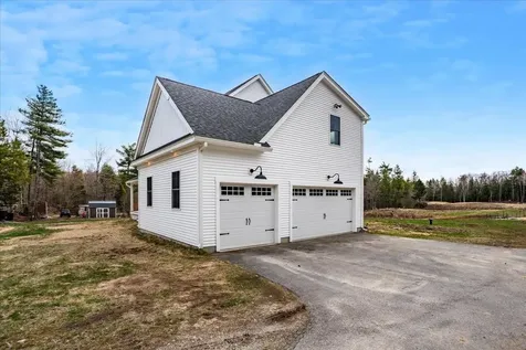 26 Meetinghouse Hill Road Deerfield NH 03037
