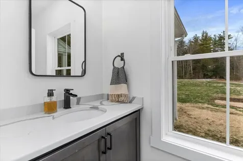 26 Meetinghouse Hill Road Deerfield NH 03037
