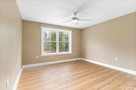 26 Meetinghouse Hill Road Deerfield NH 03037