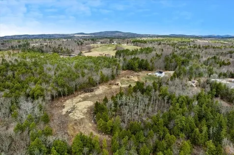 26 Meetinghouse Hill Road Deerfield NH 03037