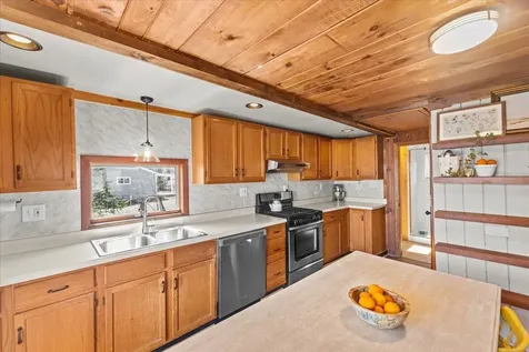 9 Marsh Lane Colchester VT 05446