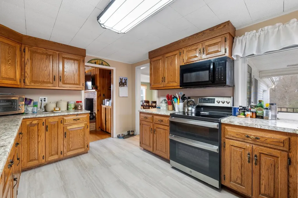 13 Third Street Newport NH 03773