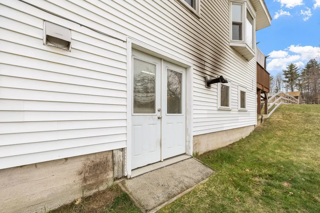 13 Third Street Newport NH 03773