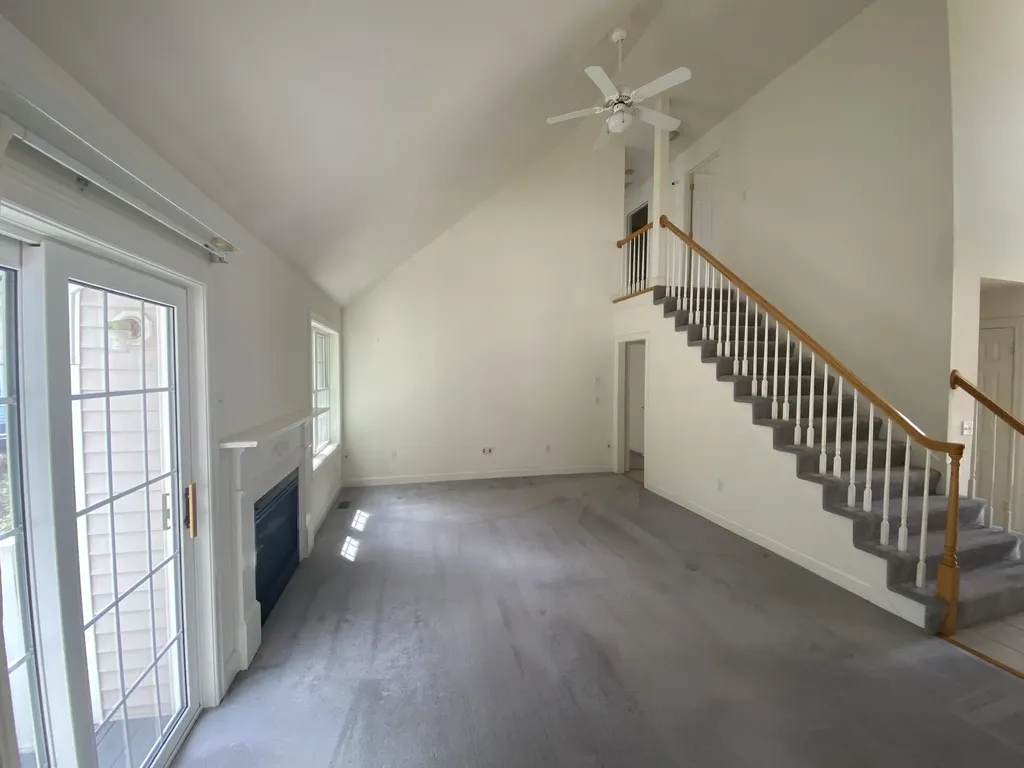 6 Smithfield Terrace Nashua NH 03064