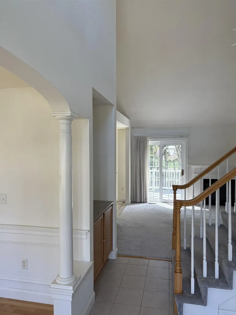 6 Smithfield Terrace Nashua NH 03064