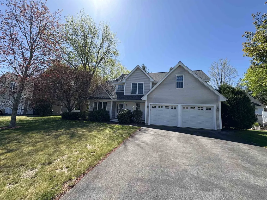 6 Smithfield Terrace Nashua NH 03064