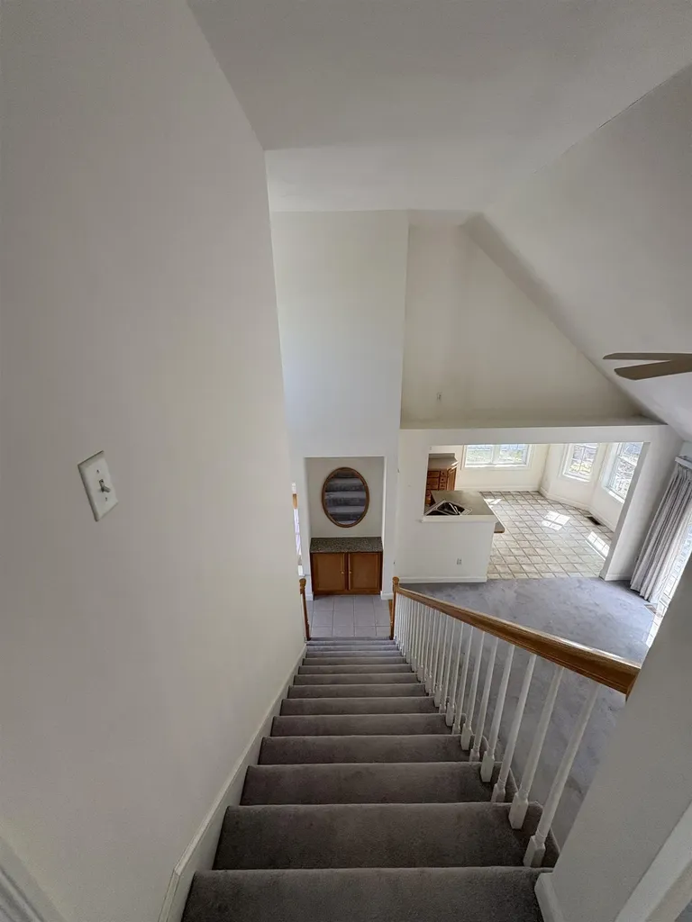 6 Smithfield Terrace Nashua NH 03064