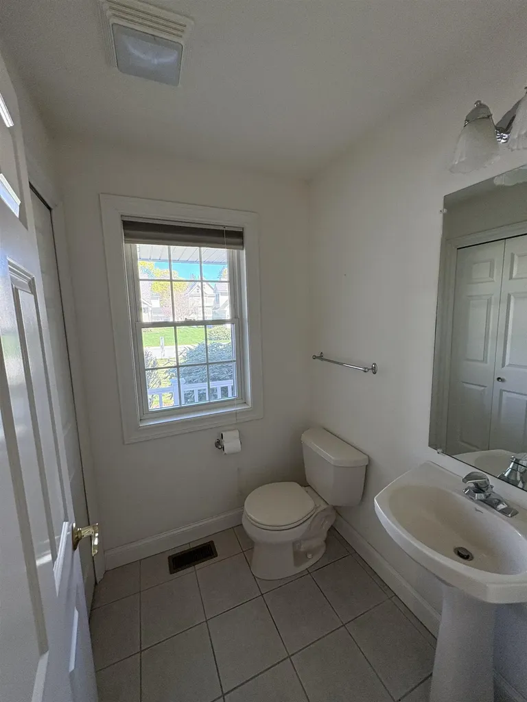 6 Smithfield Terrace Nashua NH 03064