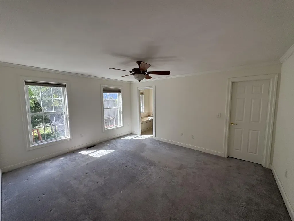 6 Smithfield Terrace Nashua NH 03064