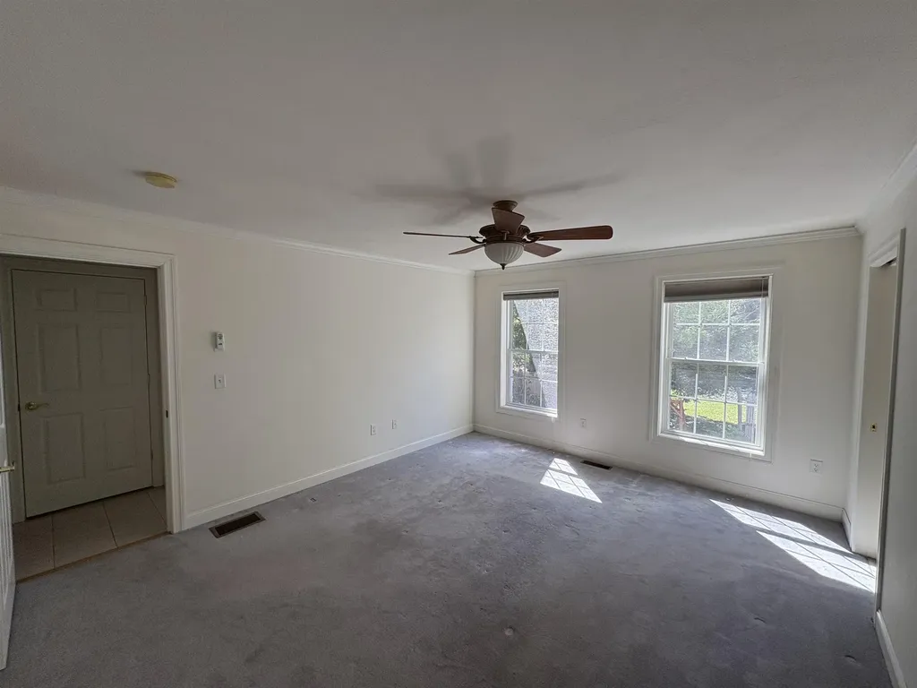 6 Smithfield Terrace Nashua NH 03064