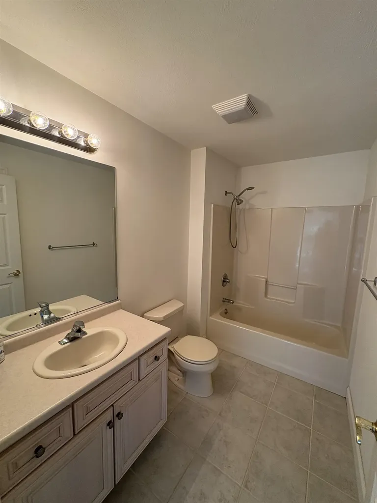 6 Smithfield Terrace Nashua NH 03064