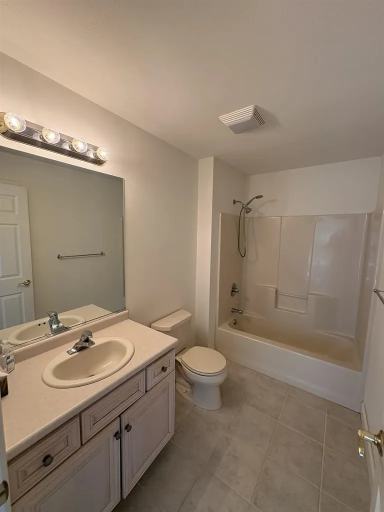 6 Smithfield Terrace Nashua NH 03064