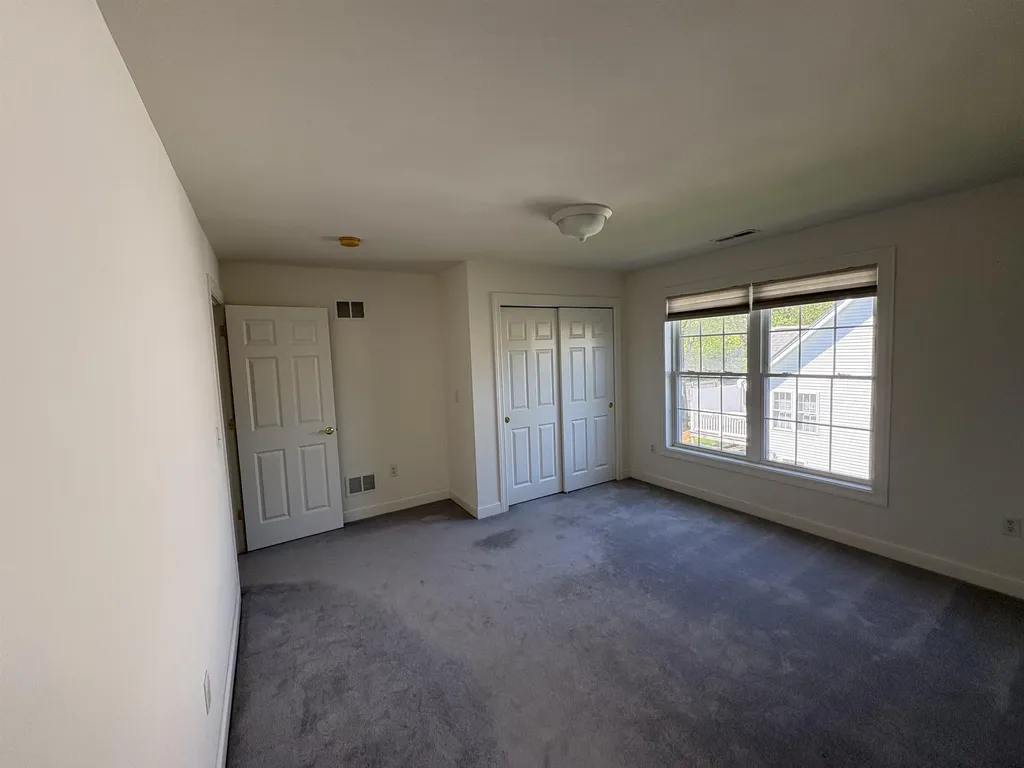 6 Smithfield Terrace Nashua NH 03064