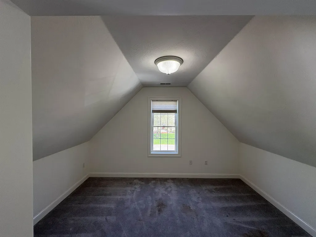 6 Smithfield Terrace Nashua NH 03064