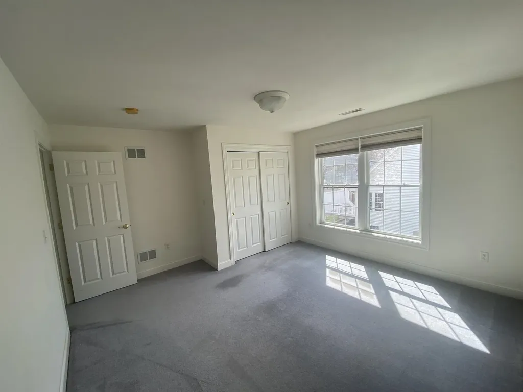 6 Smithfield Terrace Nashua NH 03064