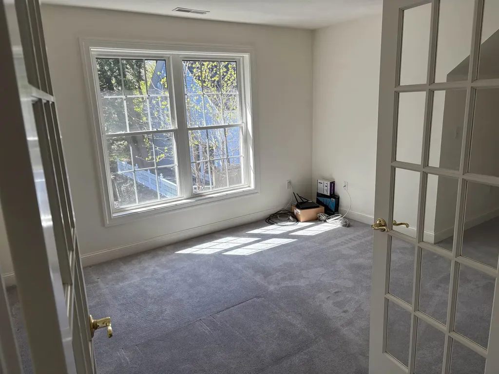 6 Smithfield Terrace Nashua NH 03064