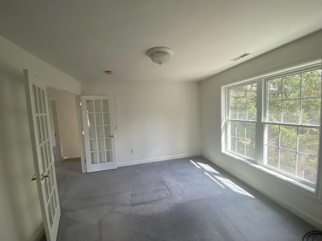 6 Smithfield Terrace Nashua NH 03064