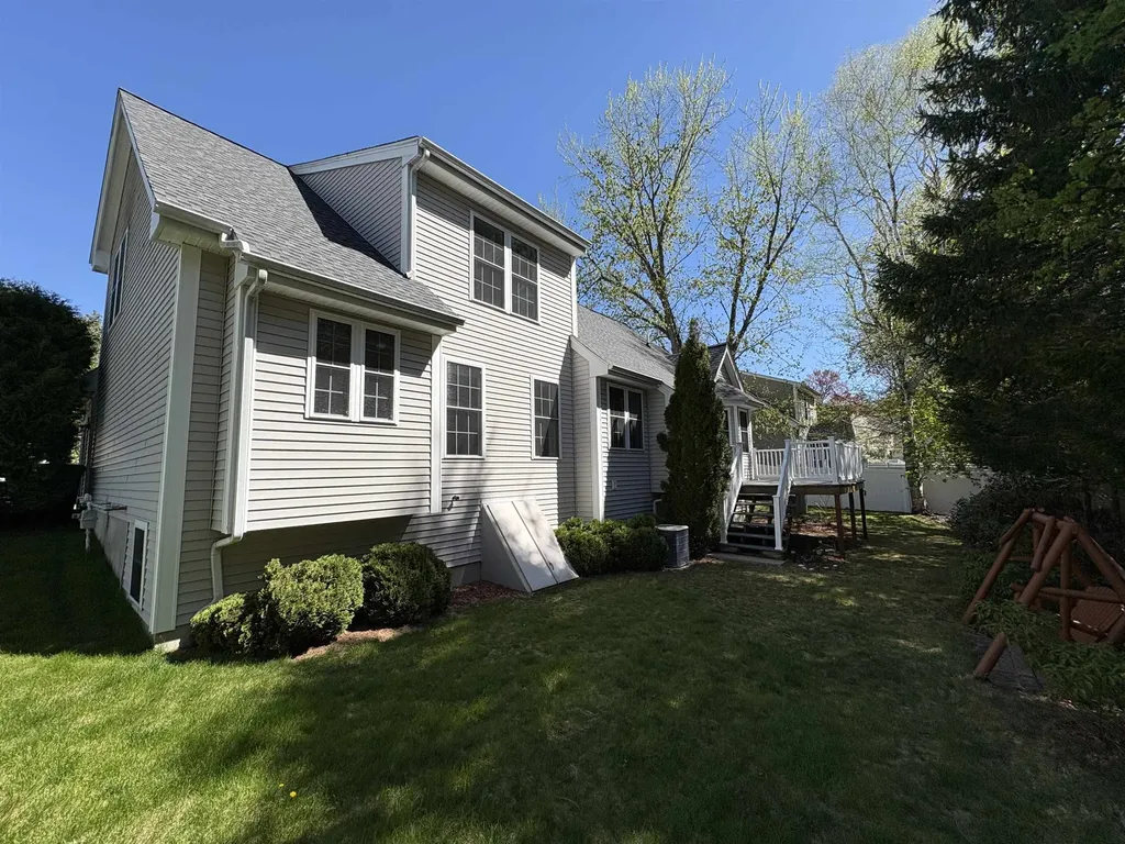 6 Smithfield Terrace Nashua NH 03064
