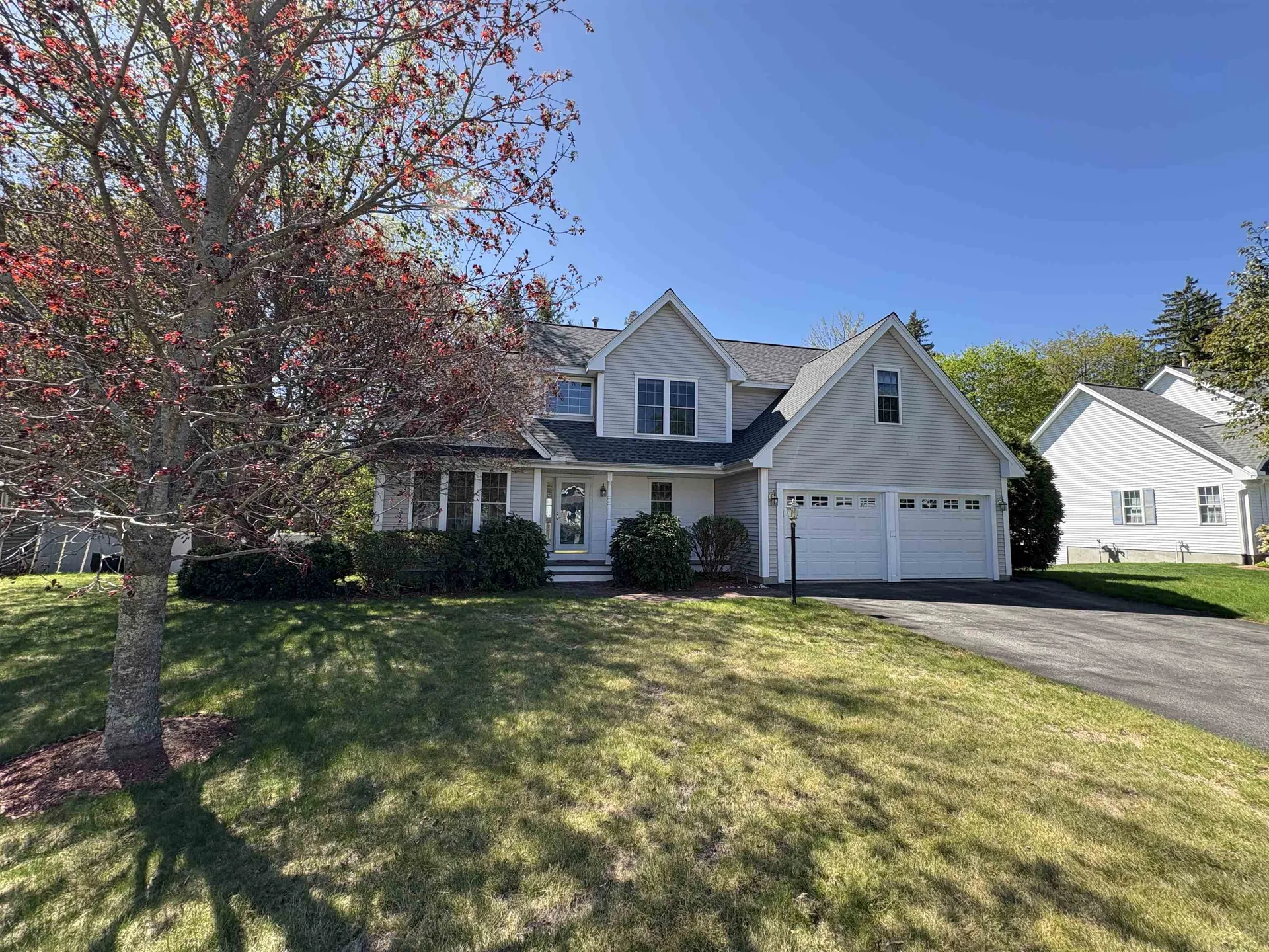 6 Smithfield Terrace Nashua NH 03064