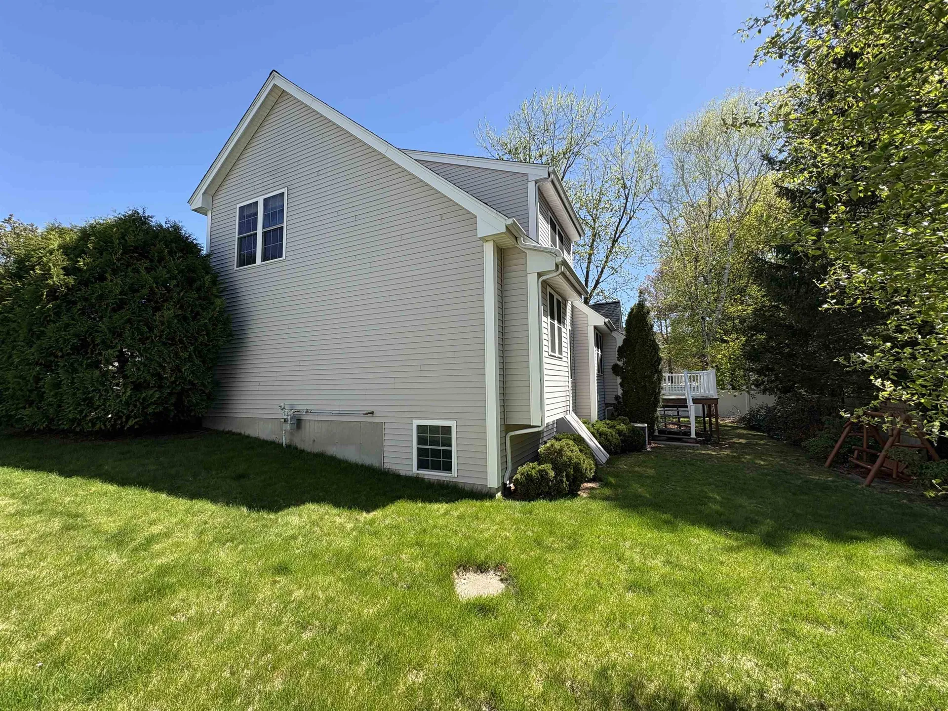 6 Smithfield Terrace Nashua NH 03064