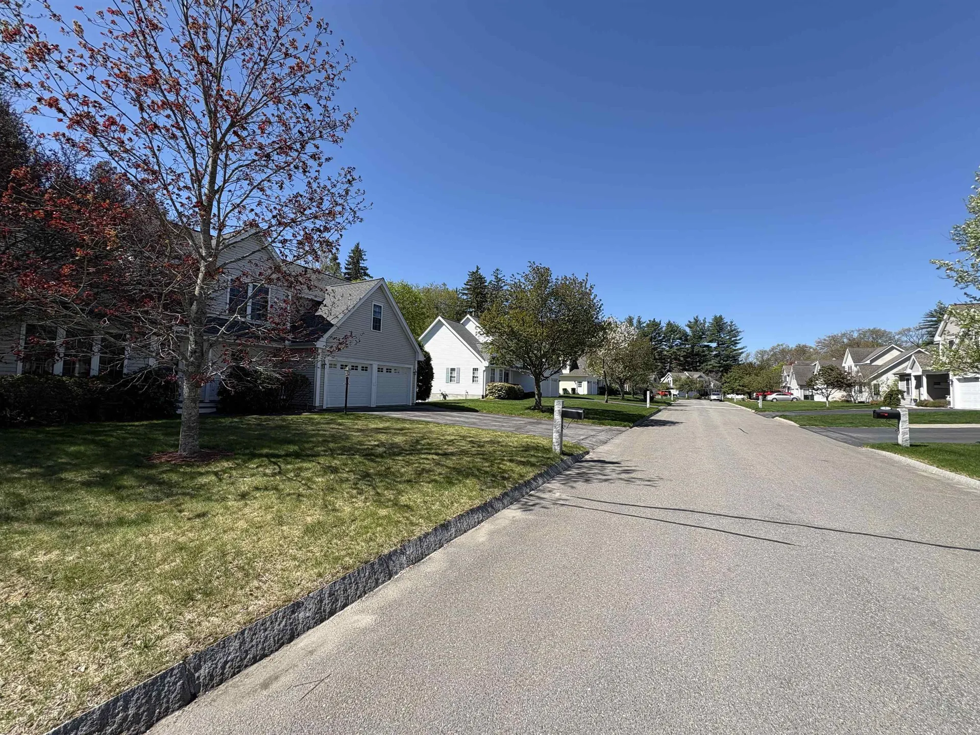 6 Smithfield Terrace Nashua NH 03064