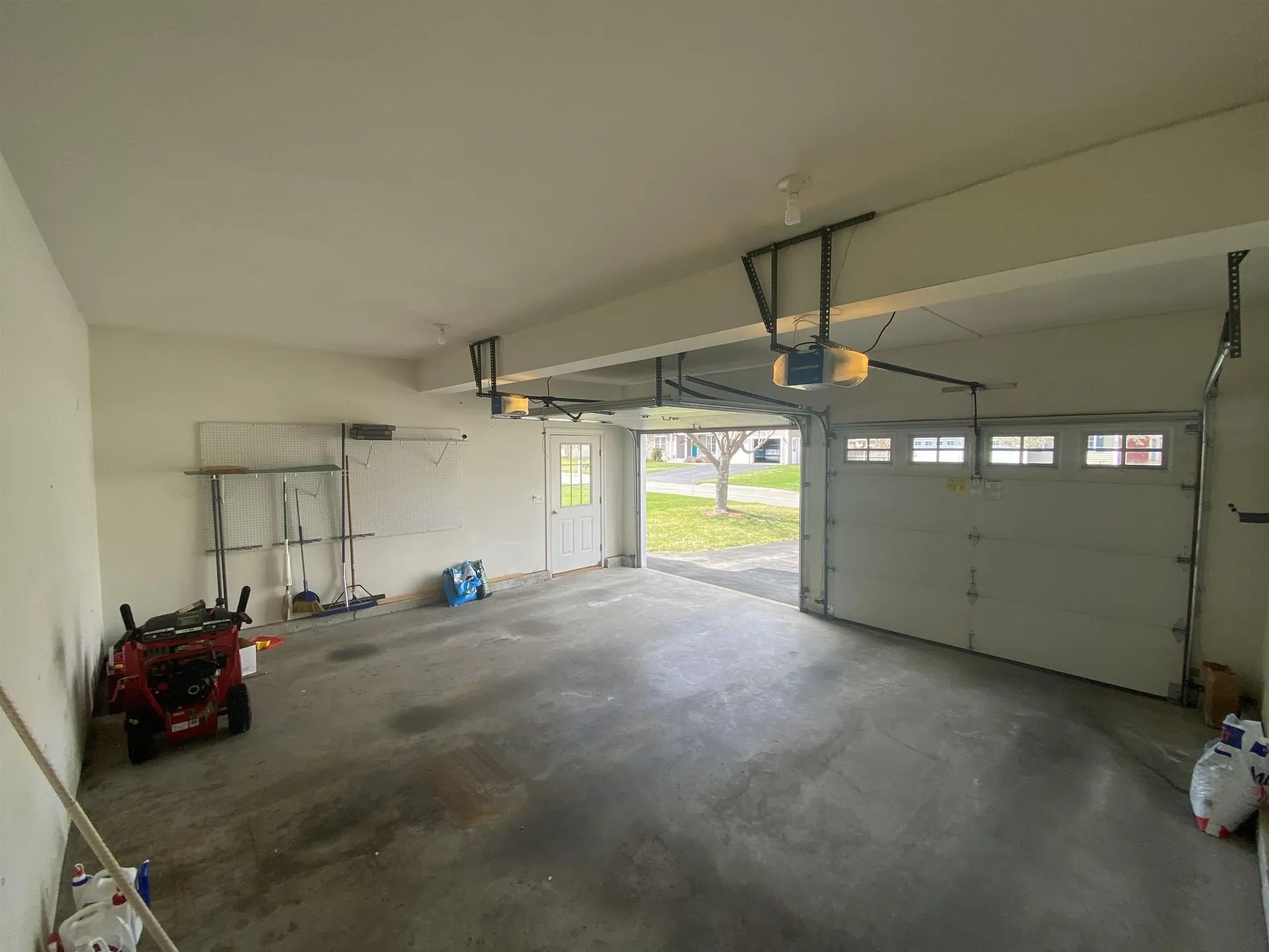 6 Smithfield Terrace Nashua NH 03064