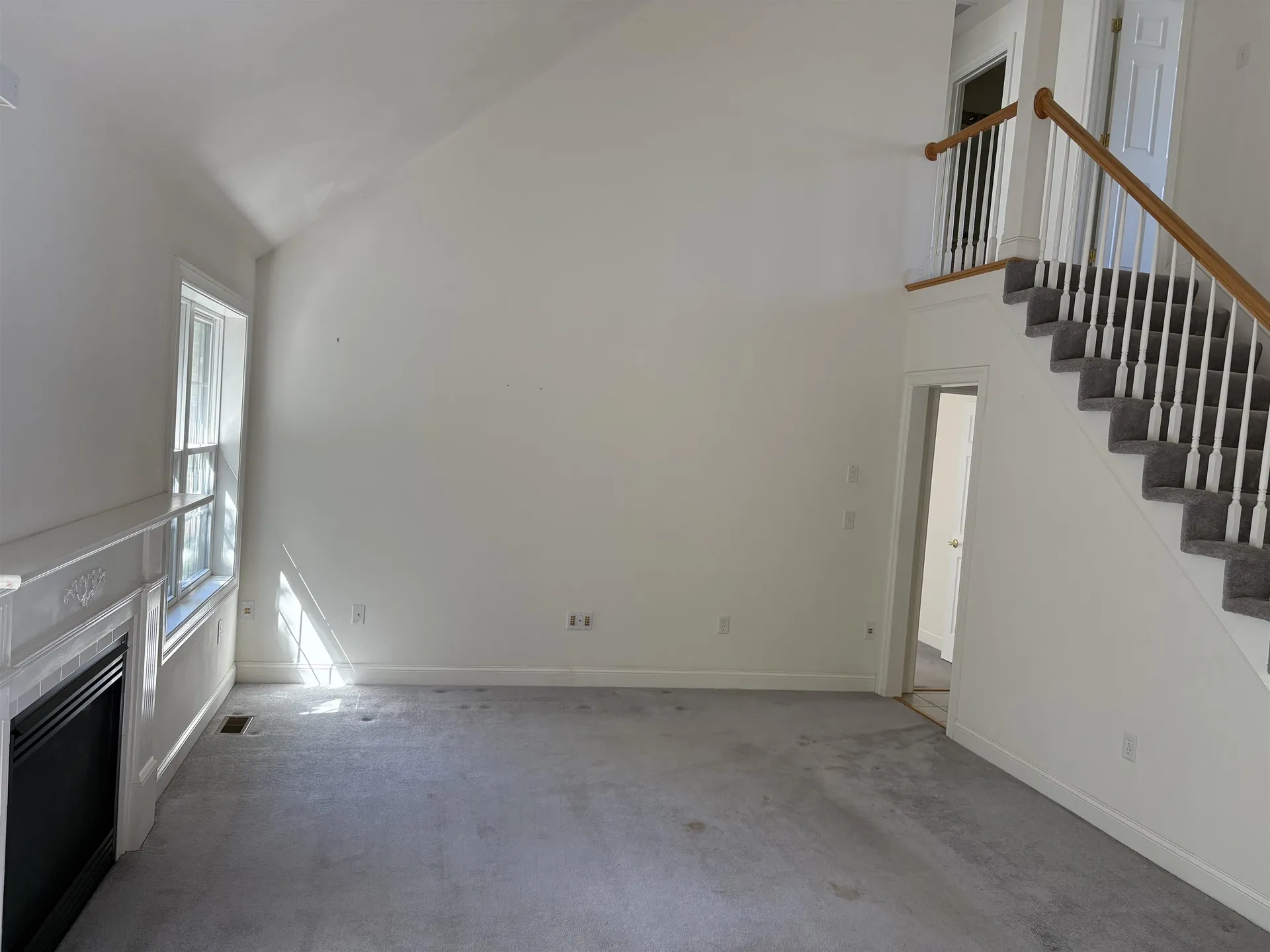 6 Smithfield Terrace Nashua NH 03064