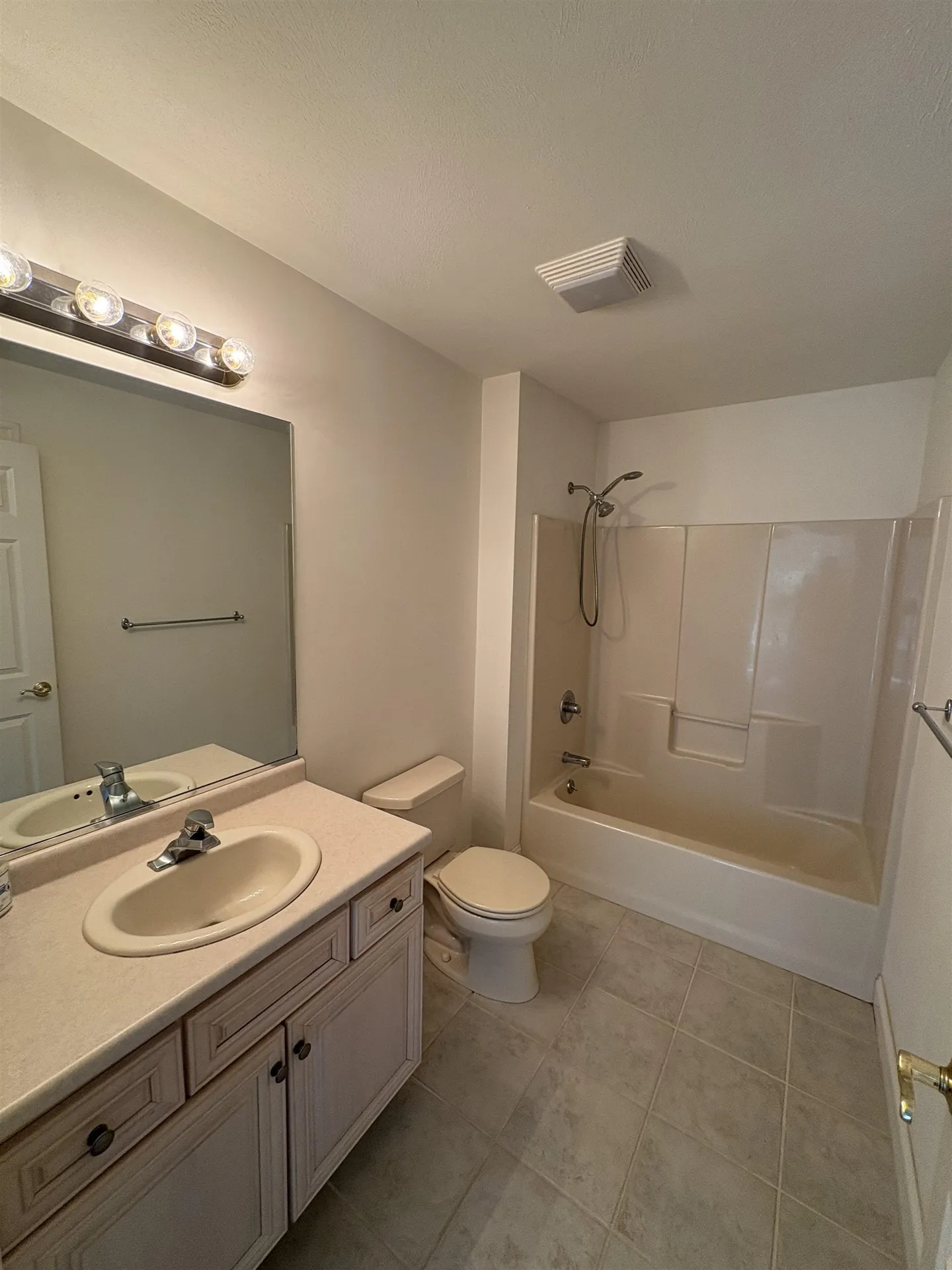 6 Smithfield Terrace Nashua NH 03064