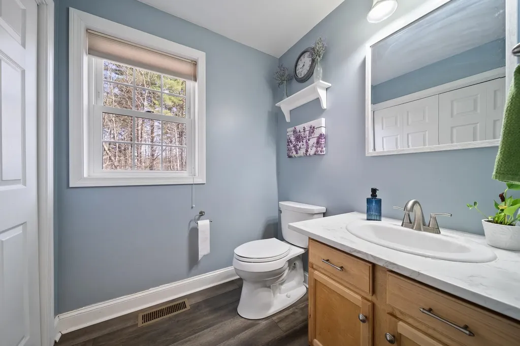 18 Wyman Lane Milford NH 03055