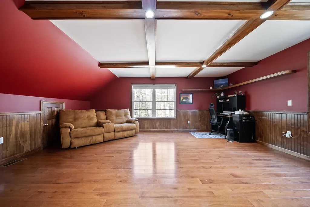 18 Wyman Lane Milford NH 03055