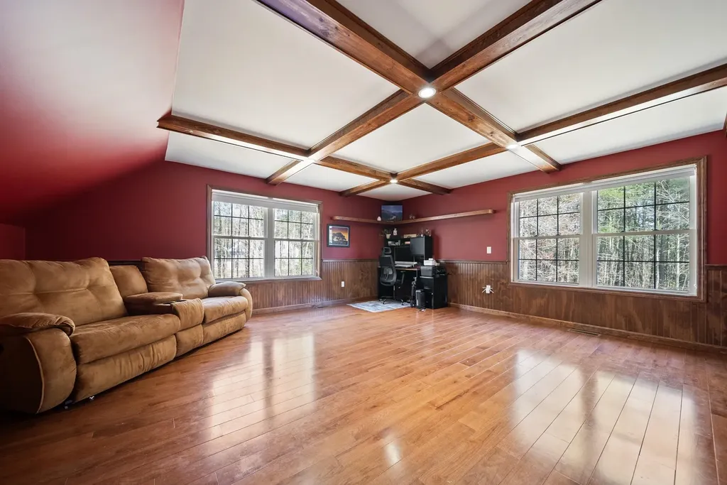 18 Wyman Lane Milford NH 03055