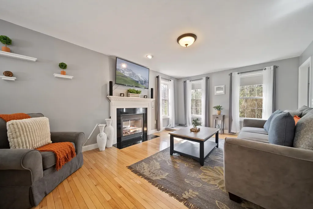 18 Wyman Lane Milford NH 03055
