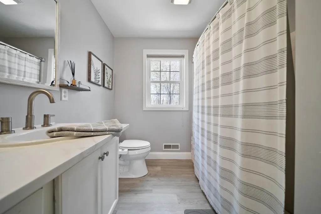 18 Wyman Lane Milford NH 03055