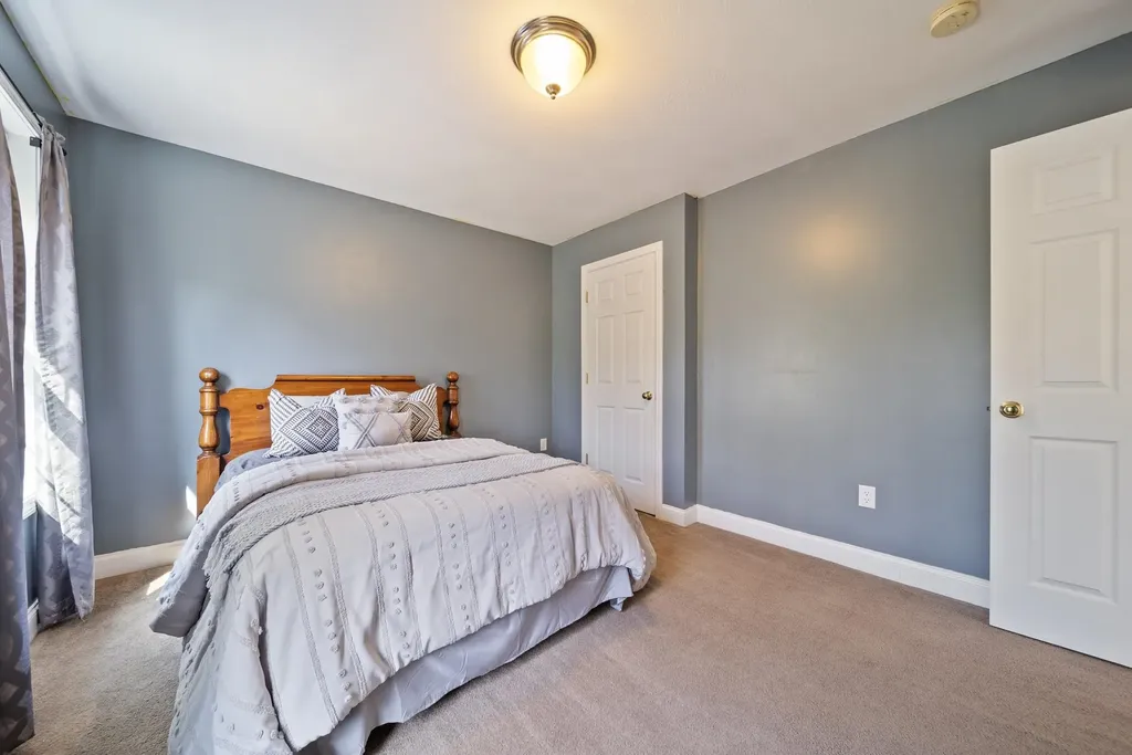 18 Wyman Lane Milford NH 03055