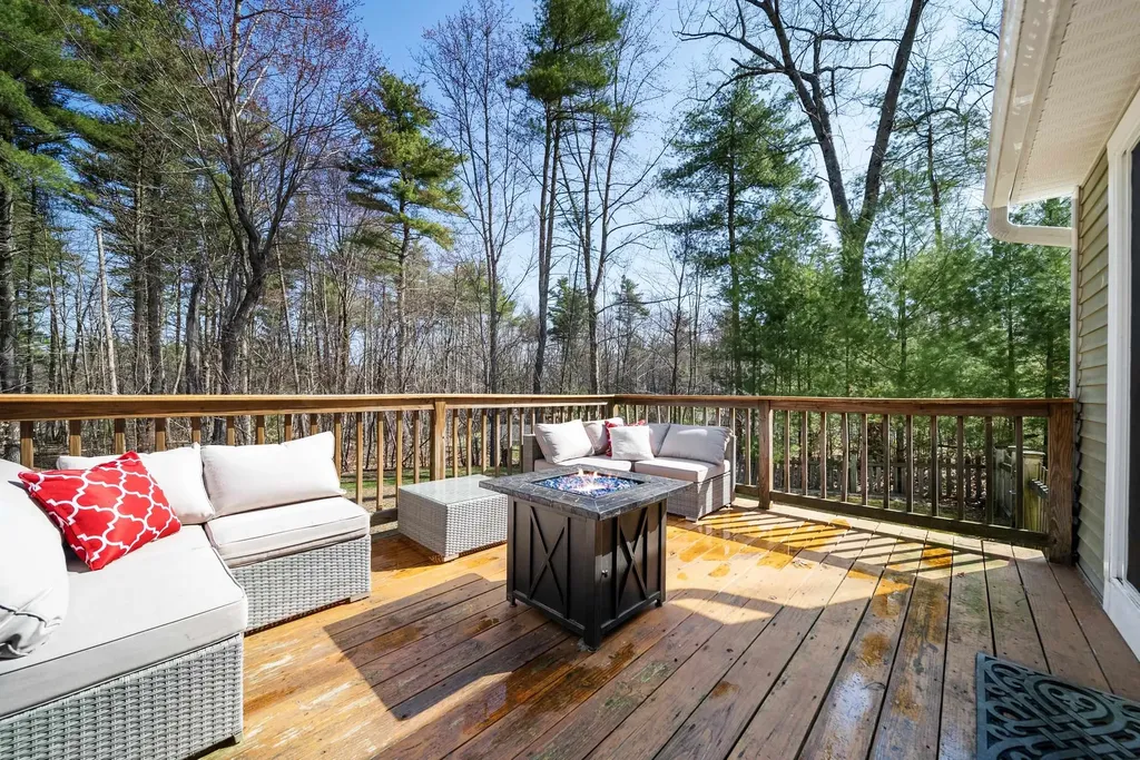 18 Wyman Lane Milford NH 03055