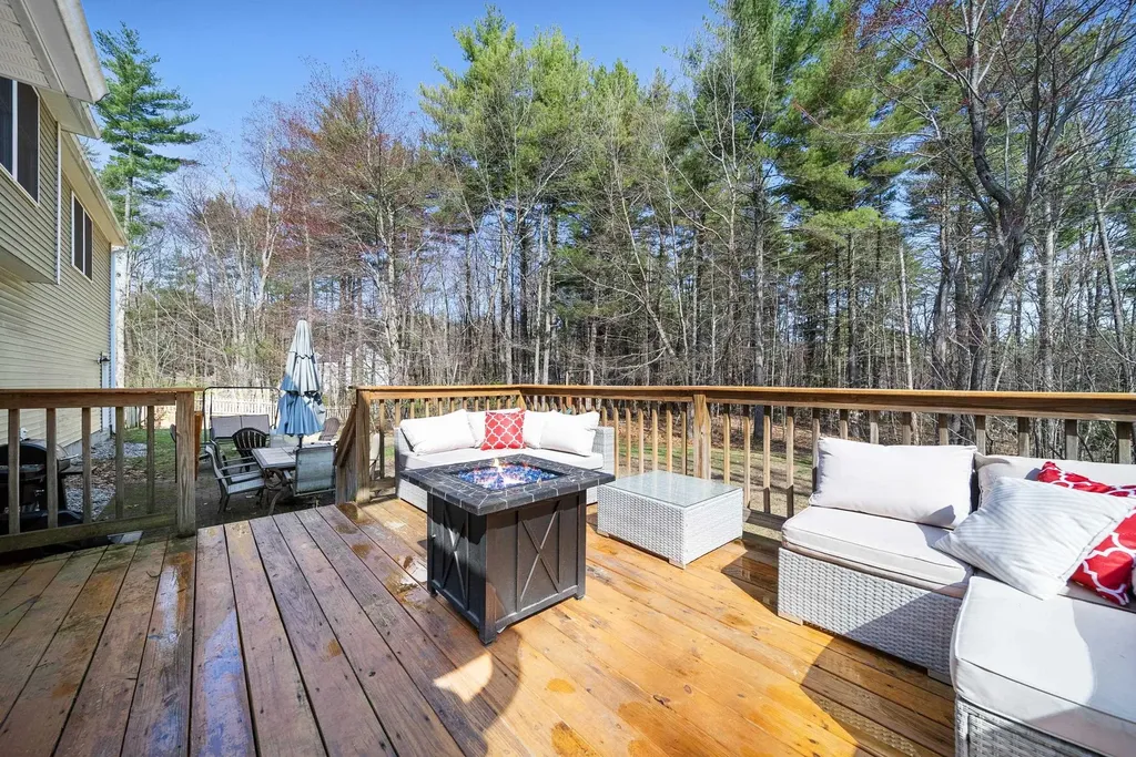 18 Wyman Lane Milford NH 03055