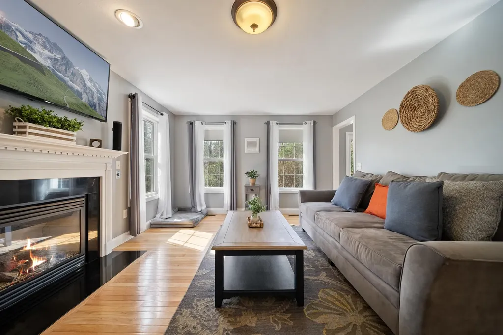 18 Wyman Lane Milford NH 03055
