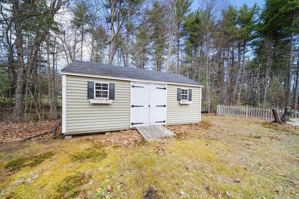18 Wyman Lane Milford NH 03055