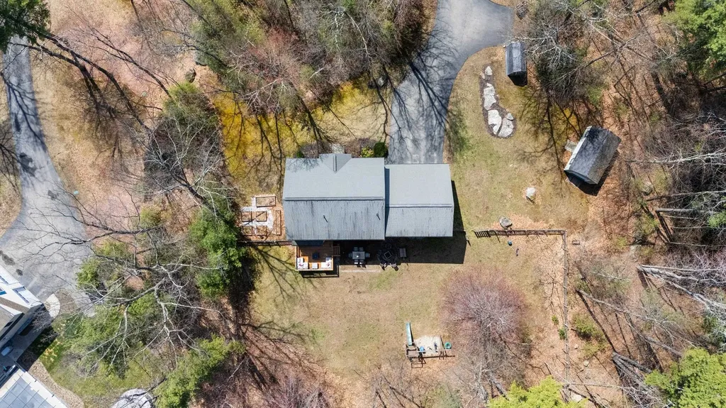 18 Wyman Lane Milford NH 03055