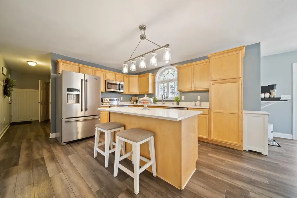 18 Wyman Lane Milford NH 03055
