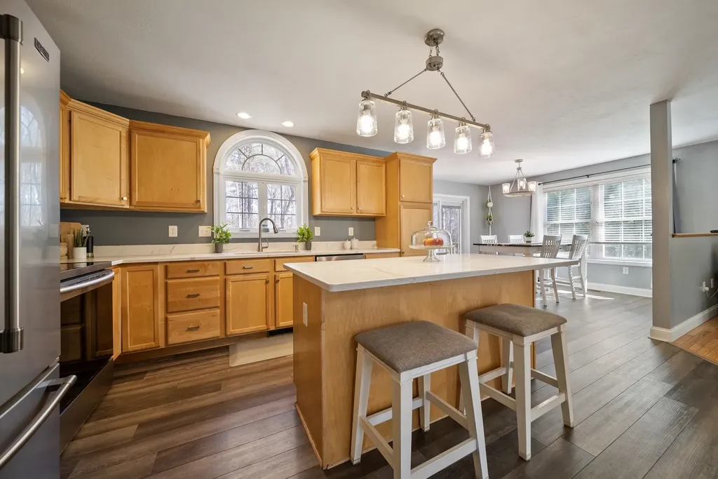 18 Wyman Lane Milford NH 03055