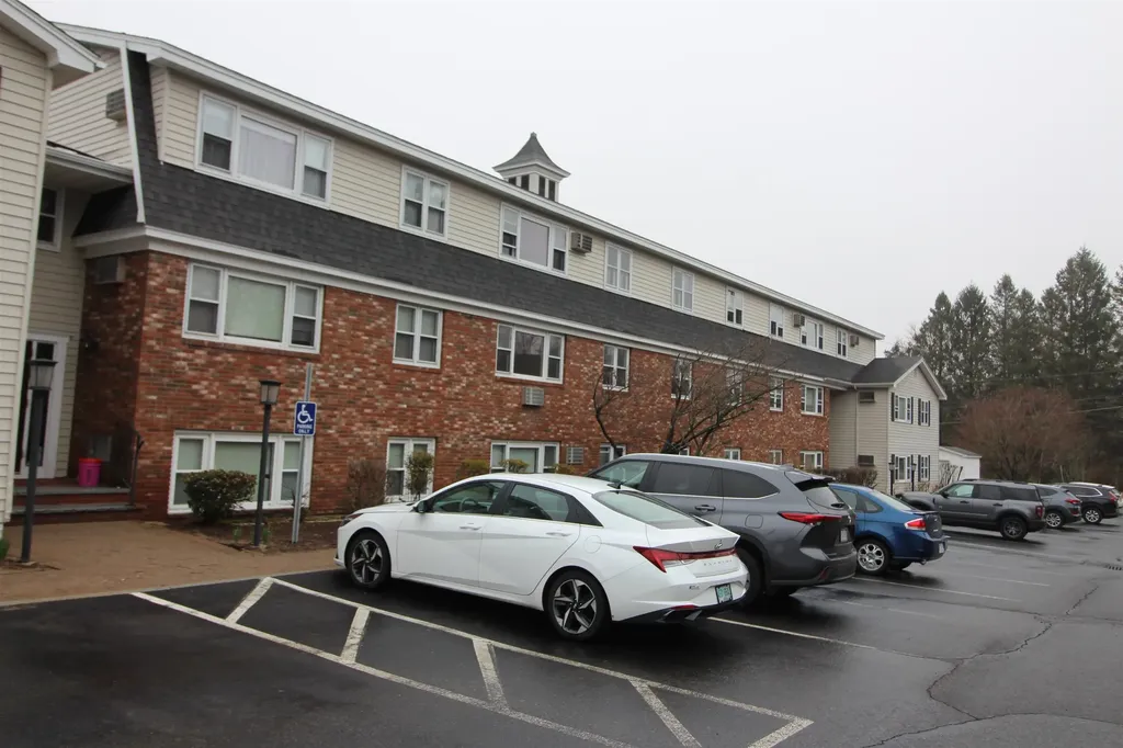 73 East Broadway Street Derry NH 03038
